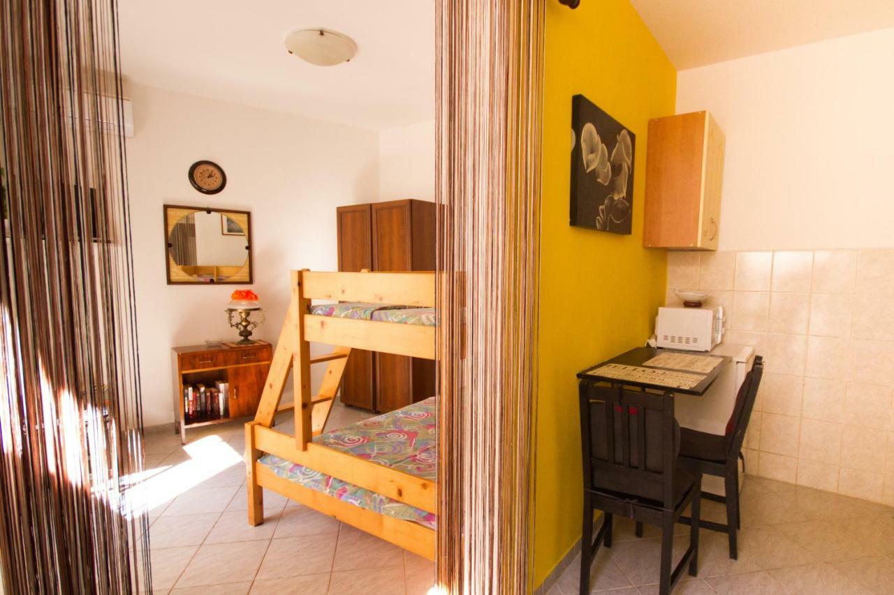 Apartman Punta Vilma Apartment Пула Екстериор снимка
